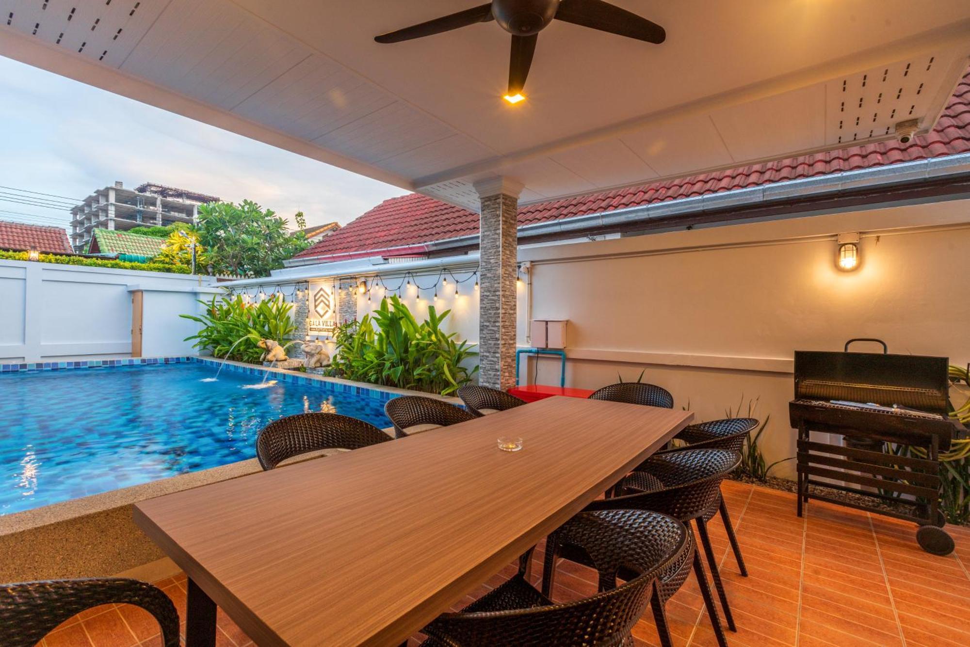 Gala Holiday Villa Pattaya Exterior foto