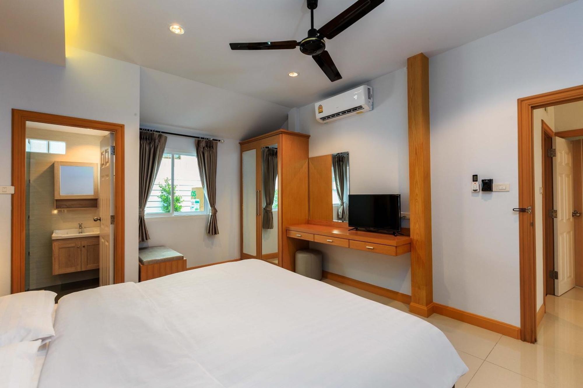 Gala Holiday Villa Pattaya Exterior foto