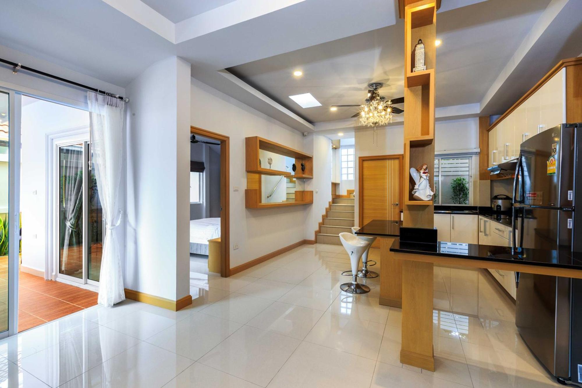 Gala Holiday Villa Pattaya Exterior foto